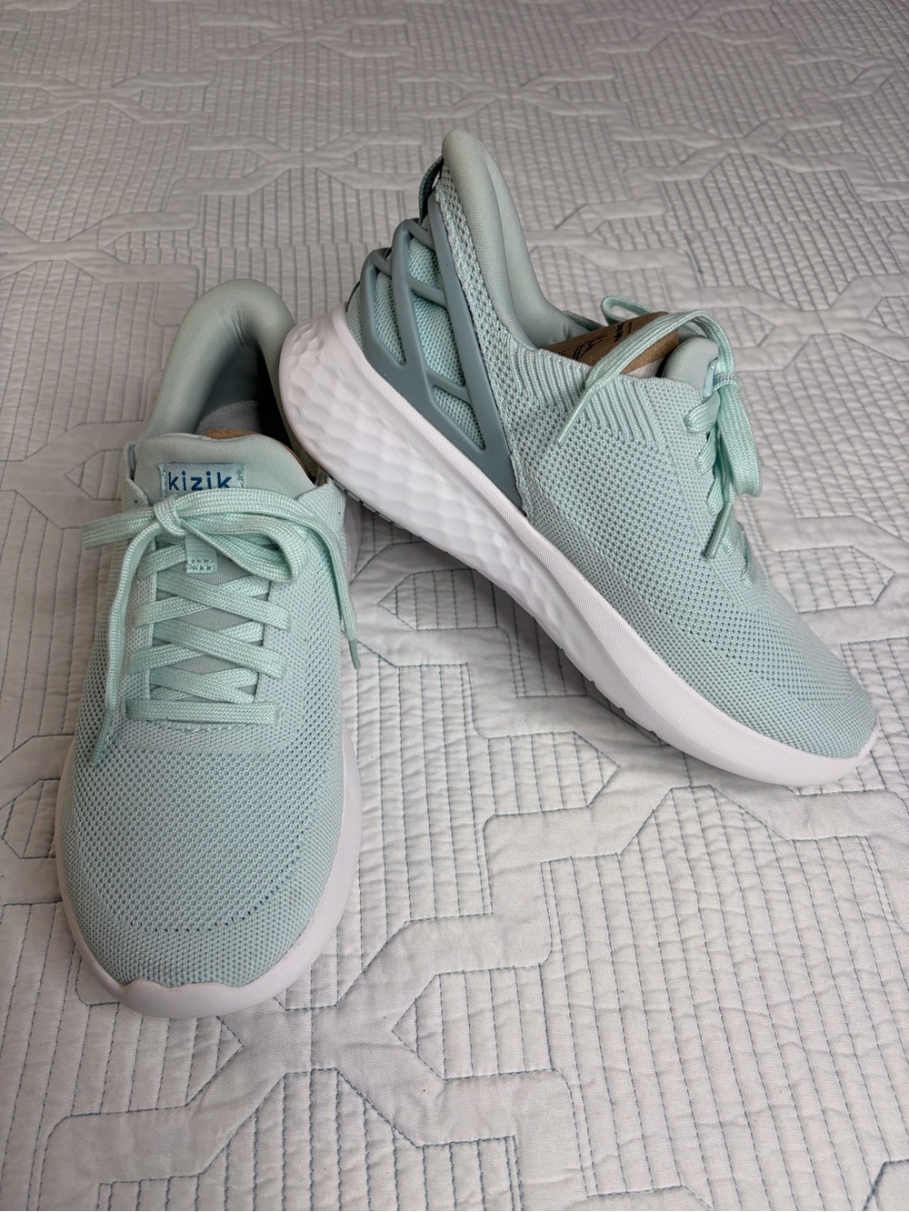 KIZIK ATHENS Magical Mint Easy Slip In Sneakers Shoes Men 5.5 Women’s 7